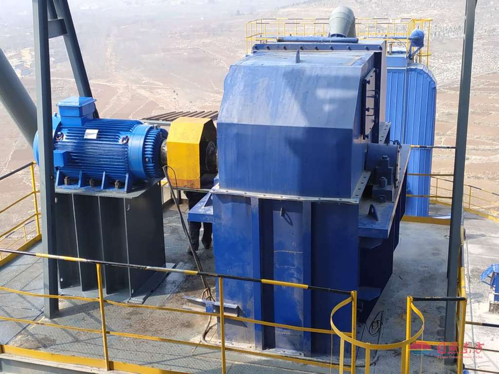 滕州**水泥185KW入庫(kù)提升機(jī)改造后現(xiàn)場(chǎng)